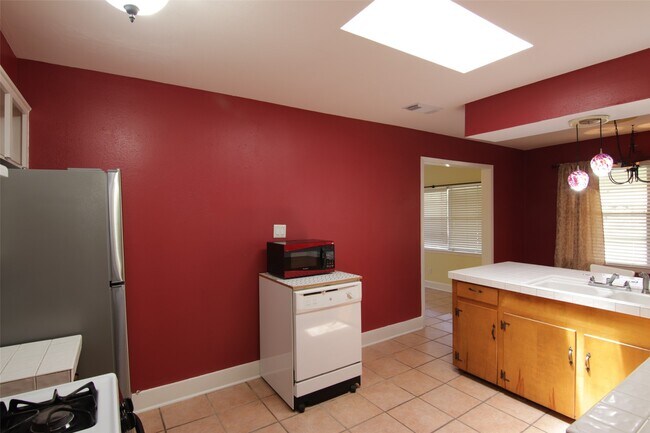 Building Photo - 6601 Stroud Dr