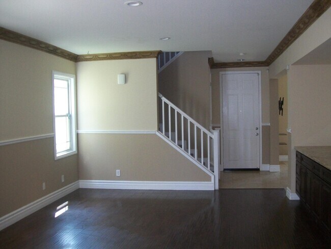 Building Photo - 38227 Lone Tree Ct