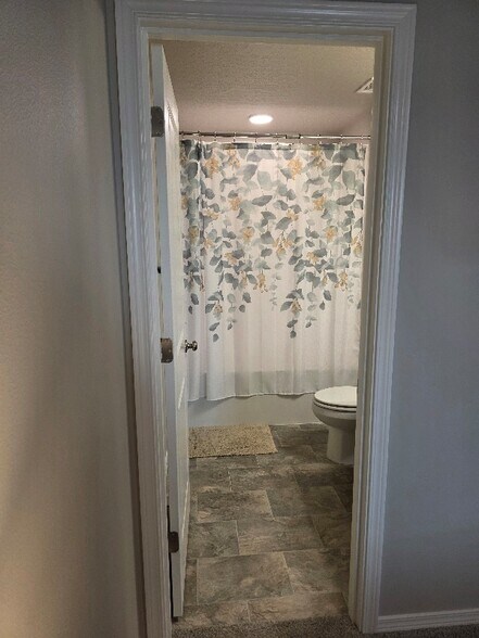 Building Photo - 600 Van Wy