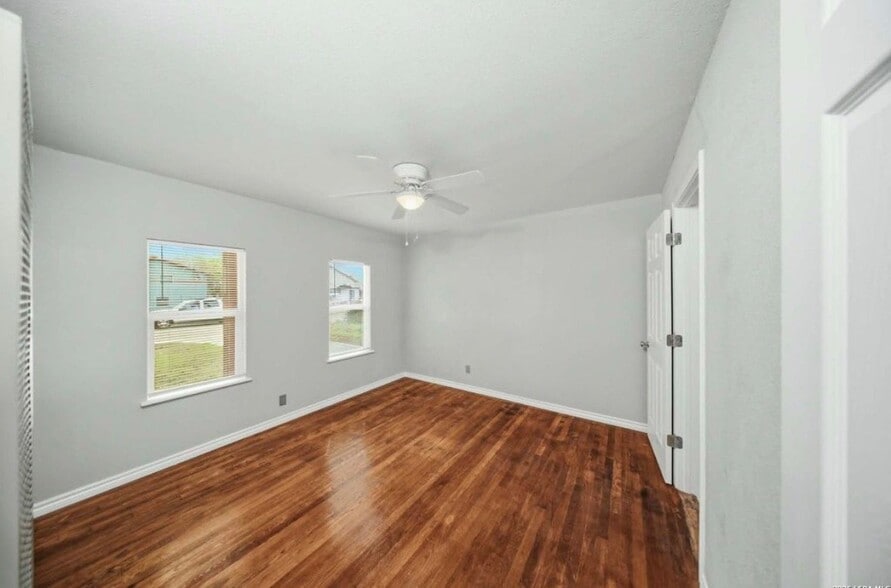 Building Photo - 435 Avondale Ave