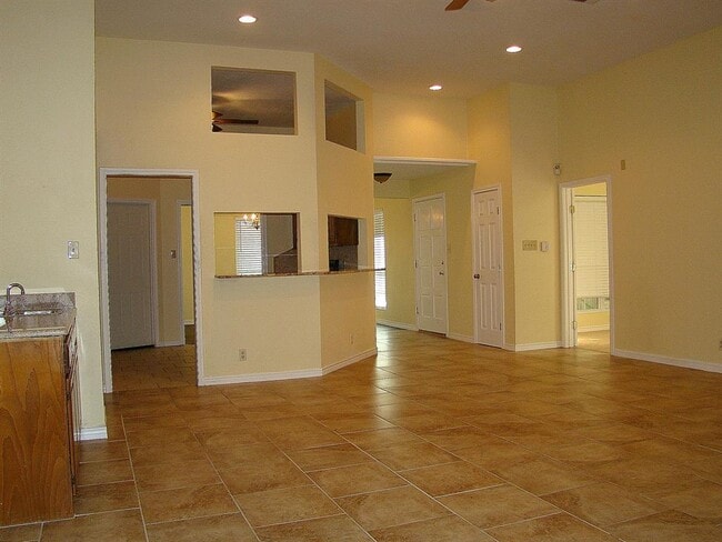 Building Photo - 3101 Cutaway Cove
