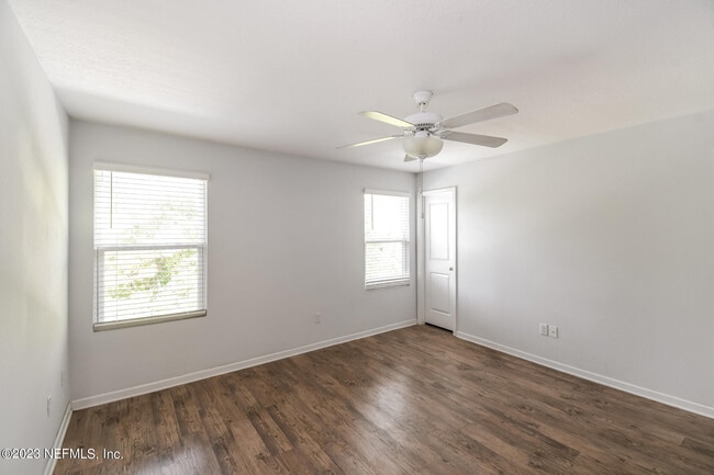 Building Photo - 554 Eiseman Wy