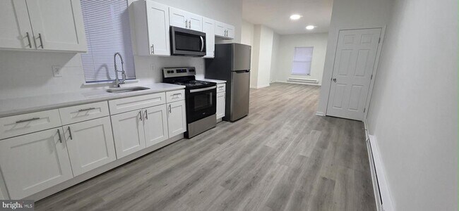 Building Photo - 5804 Haverford Ave