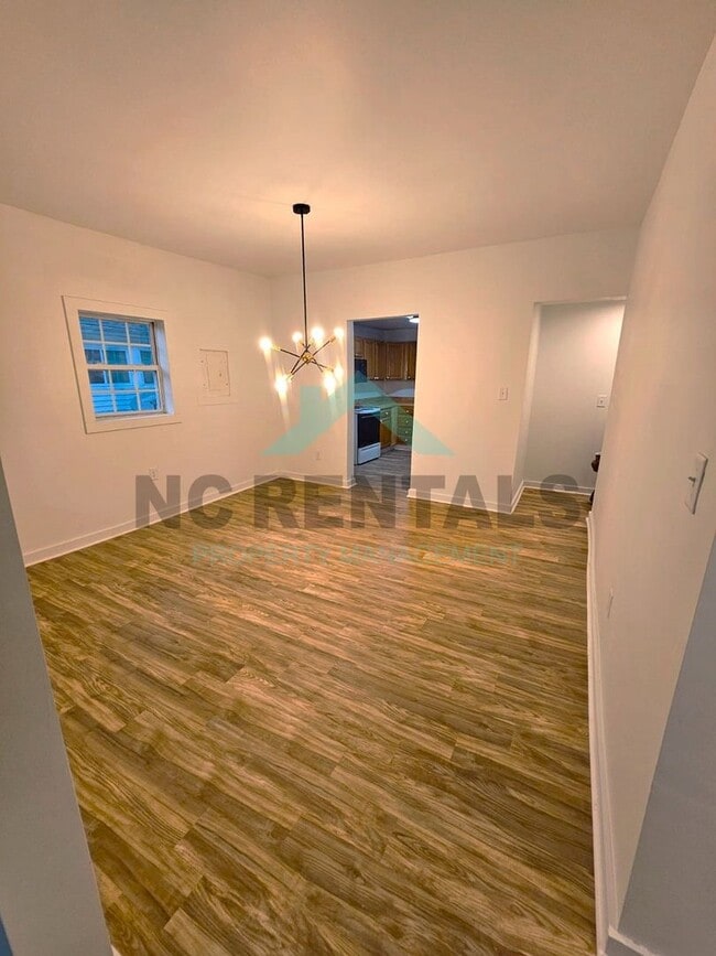 Building Photo - 427 Matthews St