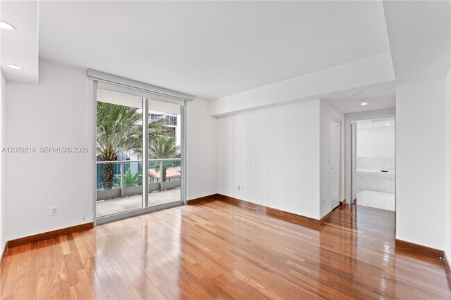 Building Photo - 1331 Brickell Bay Dr