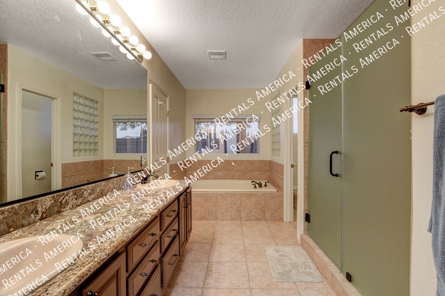 Building Photo - 8960 Echo Ridge Dr