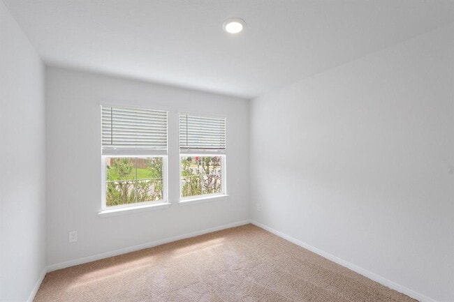 Building Photo - 205 Bethpage Dr