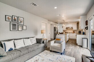 Building Photo - 2201 Rosemary Ln