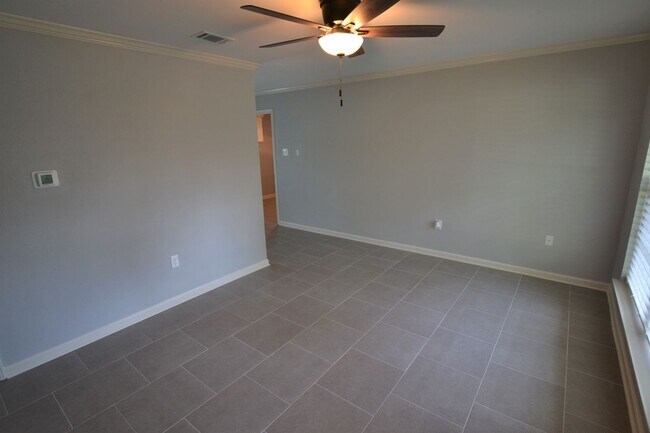 Building Photo - Must See!  Newly remodeled, 3 bdroom, 1.5 bath home in Mayfair North Subdivision