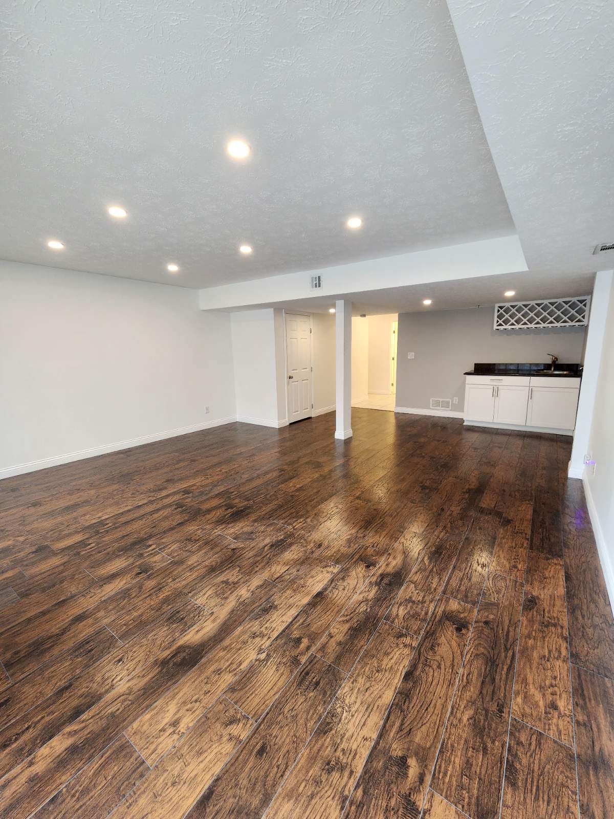 Building Photo - 10555 Montgomery Rd