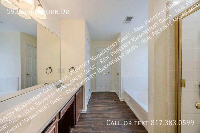 Building Photo - 5936 Firethorn Dr