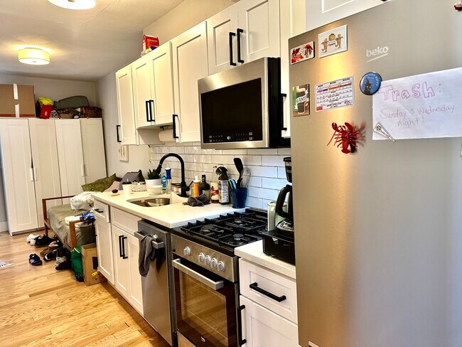 Building Photo - 152 Salem St