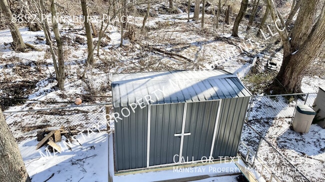 Building Photo - 8852 Pennsbury Pl