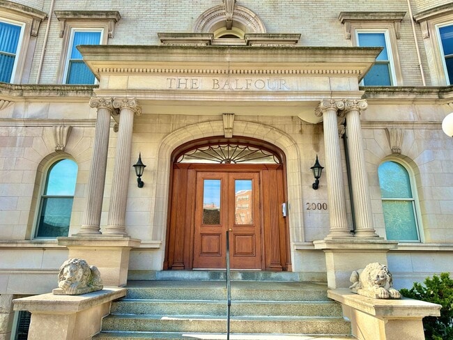 Building Photo - Beautiful Balfour Historic 1 Bedroom Condo 16th & U Street