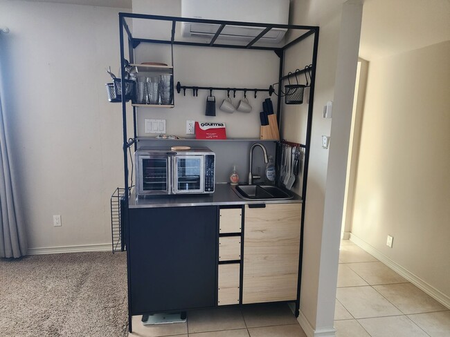 Building Photo - Furnished Studio in Oceanside