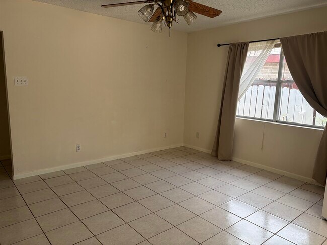 Building Photo - 6018 Colt Dr