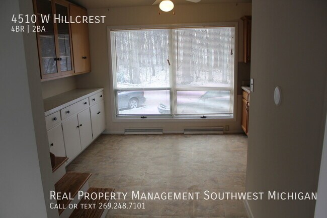 Building Photo - Four Bedroom Home Near Andrews University