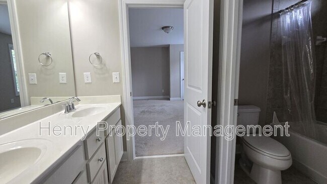 Building Photo - 121 Harvestwood Dr