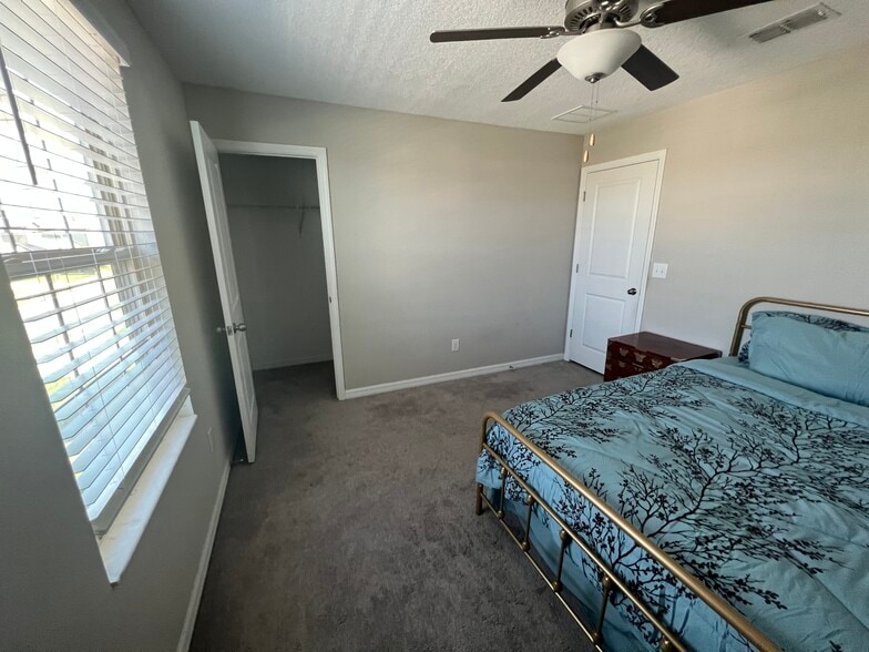 Building Photo - 352 Argyll Dr