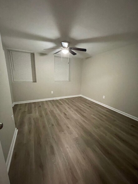 Bedroom #1 (3/6) - 1900 Dutch Village Dr