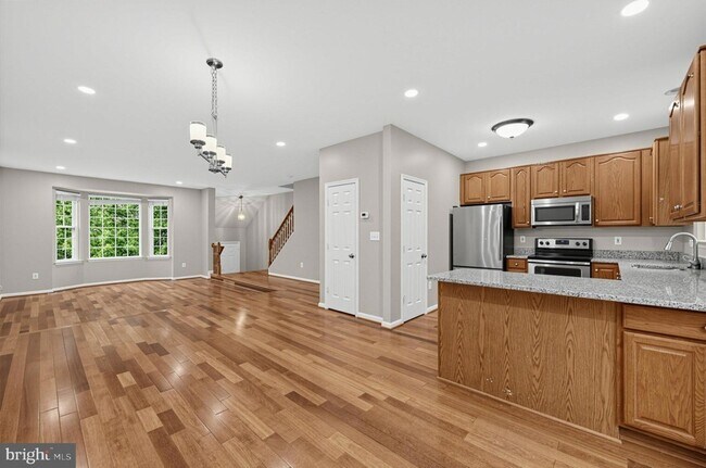 Building Photo - 21588 Bankbarn Terrace