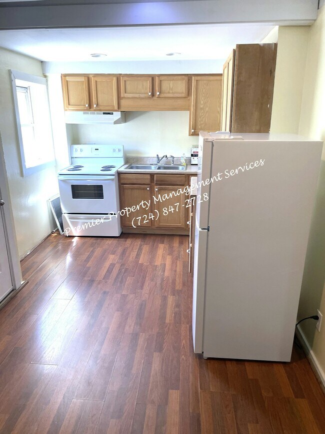 Building Photo - 916 3rd Ave