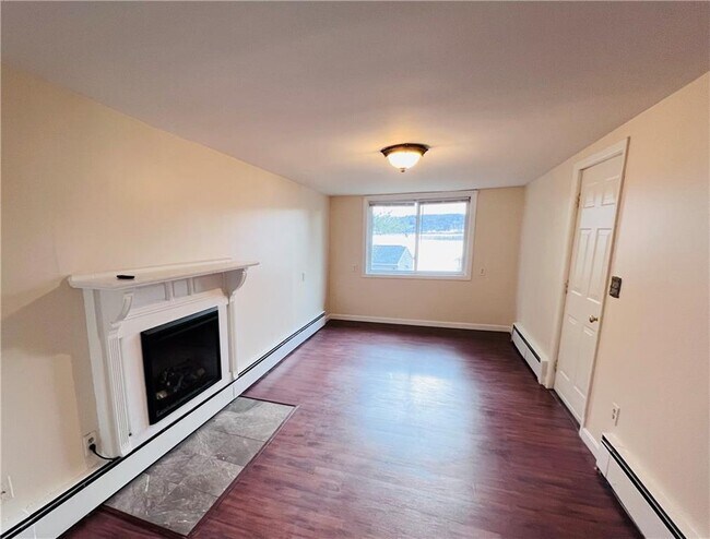 Building Photo - 93 Grand View Dr