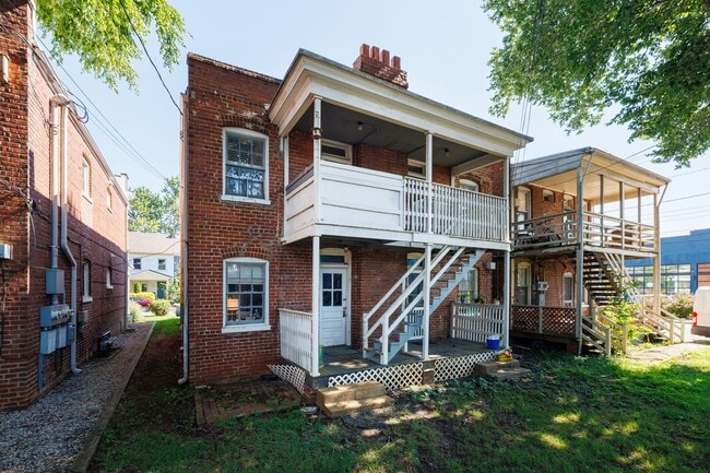 Building Photo - 2605 Parkwood Ave