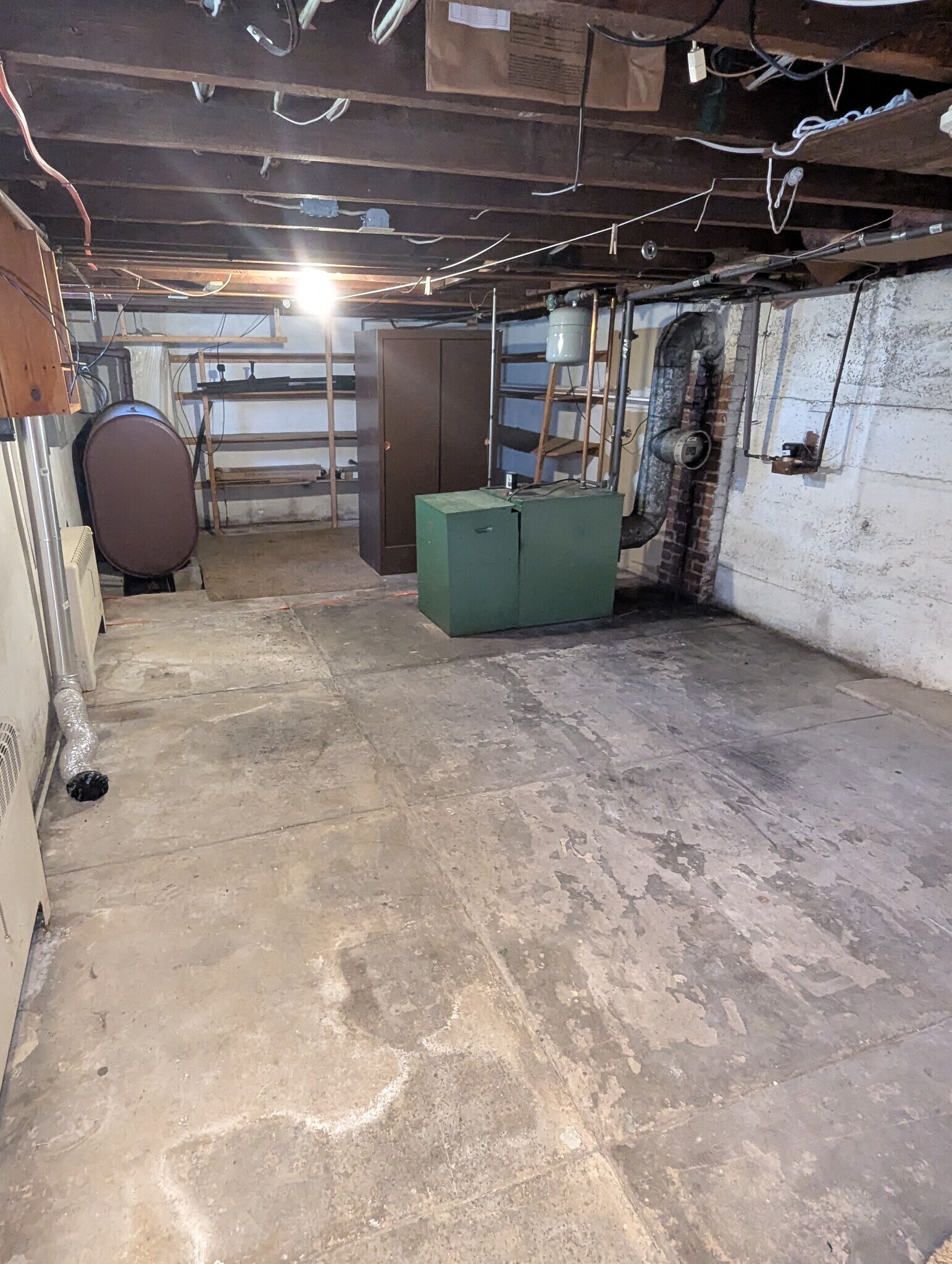 Building Photo - 228 School St