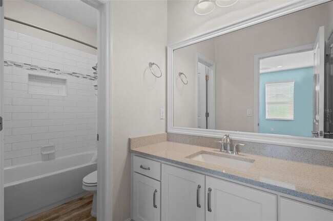Building Photo - 2515 Portico St