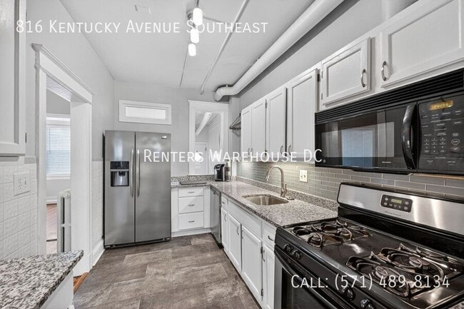 Building Photo - 816 Kentucky Ave SE