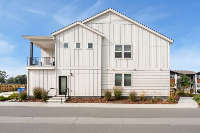 Building Photo - 2702 Barnstormer St