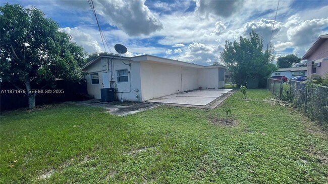 Building Photo - 301 N 67th Ave