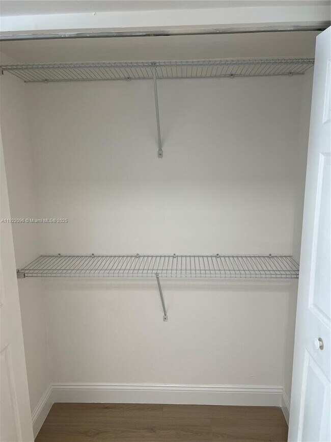 Building Photo - 345 Ocean Dr