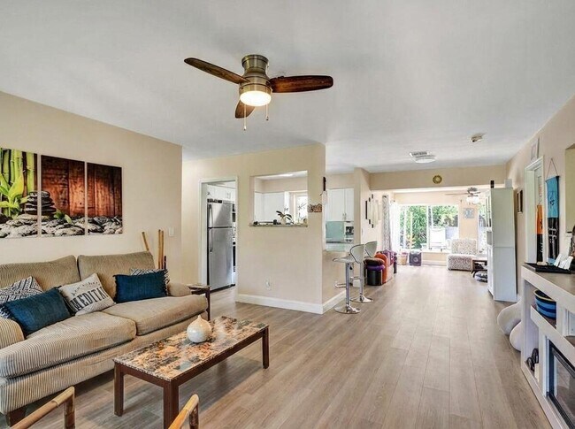 Building Photo - 2099 NE 4th Ct