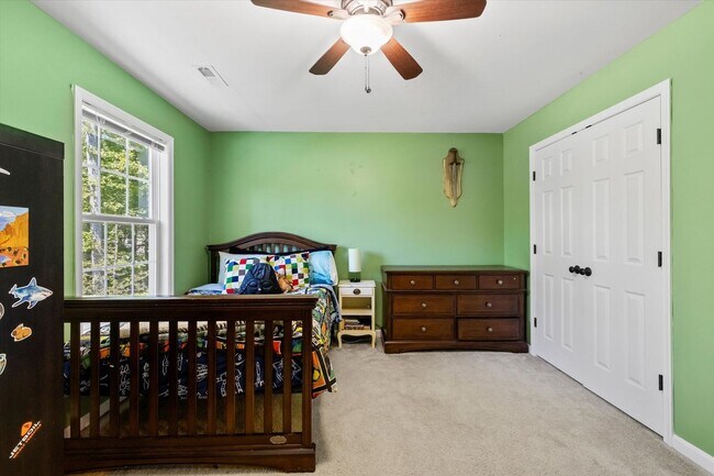 Building Photo - Gorgeous 5 Bed 3.5 Bathroom in Stafford, VA