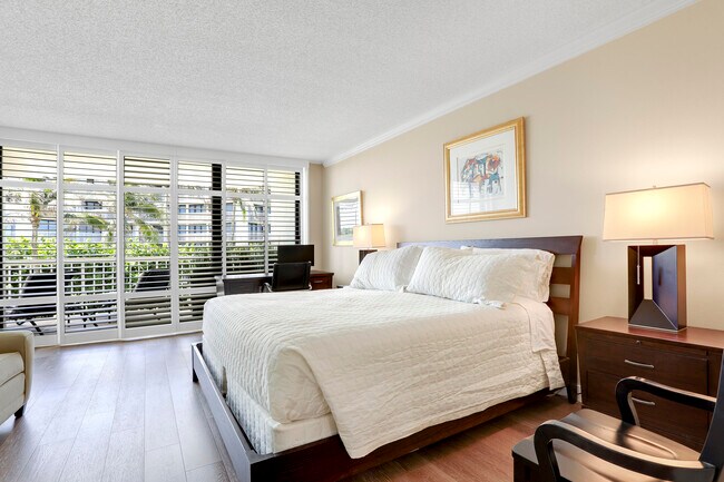 Building Photo - 3300 S Ocean Blvd