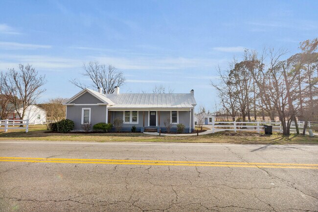 Building Photo - 801 NC-33