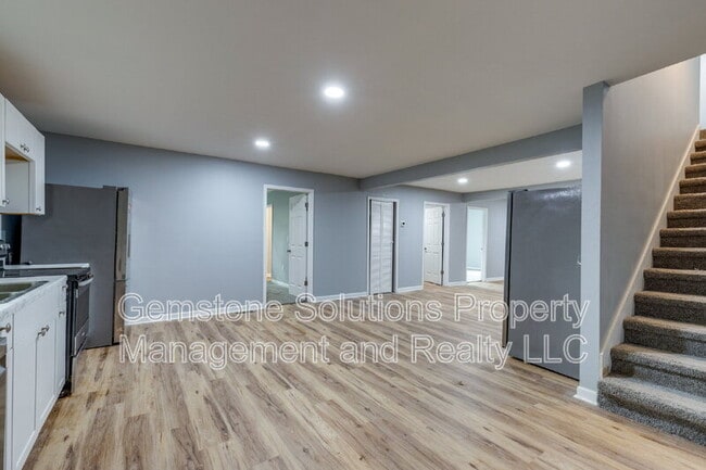 Building Photo - 2930 Primrose Cir