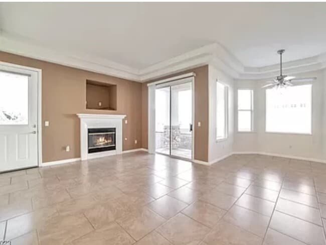 Building Photo - 237 Garrett Ln