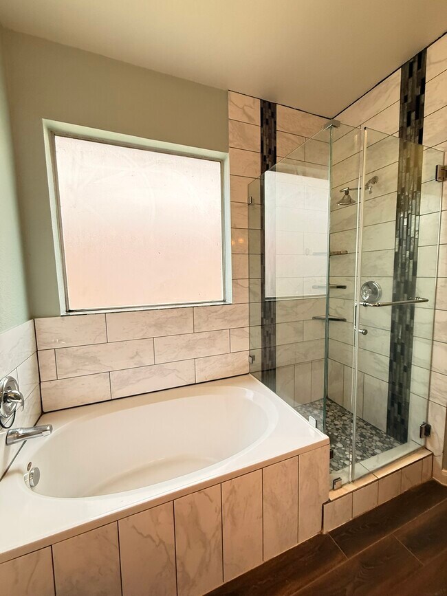 Building Photo - 23603 Maple Vista Ln