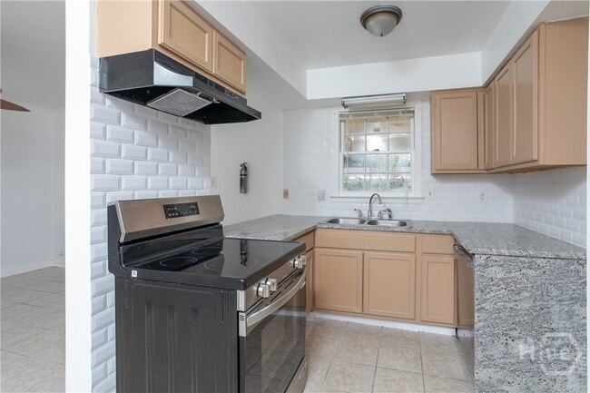 Building Photo - 5 Ossabaw Rd