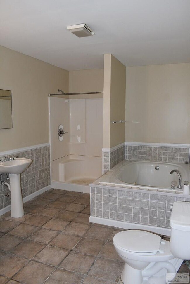 Building Photo - 5830 Lost Creek Dr