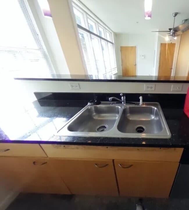 Building Photo - 1011 W Marshall St