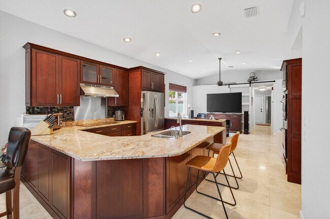 Building Photo - 7076 Middlebury Dr