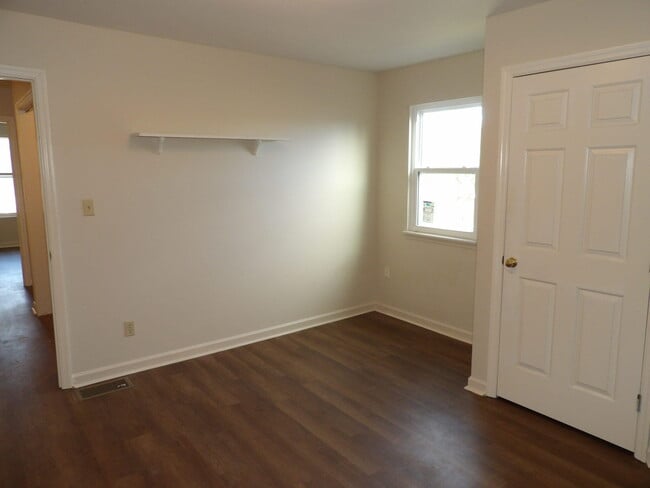 Building Photo - 107 Shannon Ln