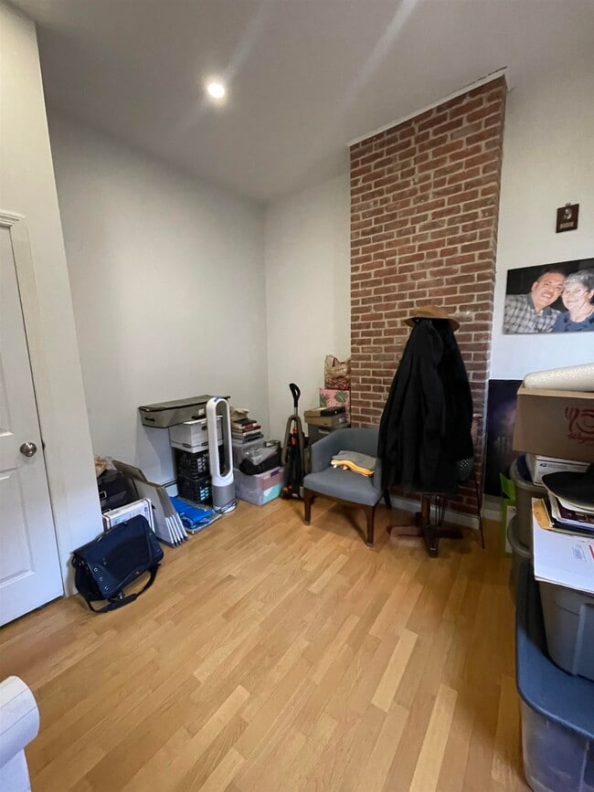 Building Photo - 265-267 Cambridge Ave