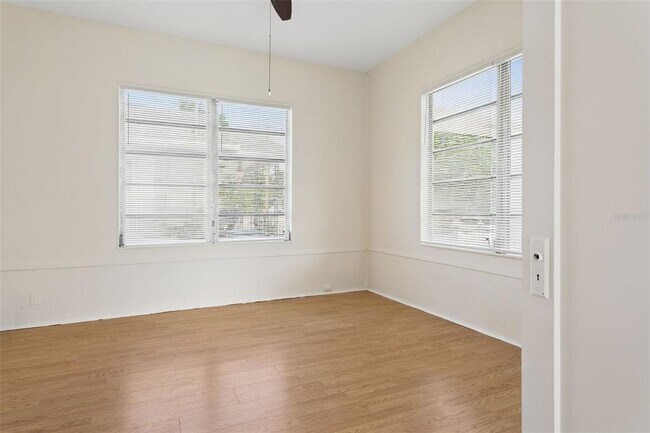 Building Photo - 1017 E 23rd Ave