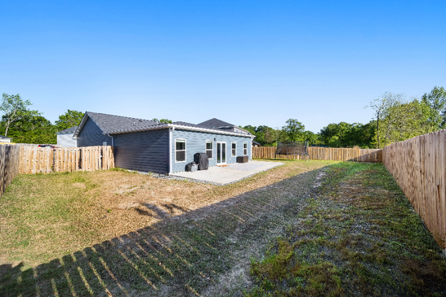 Building Photo - 102 Gregory Pl