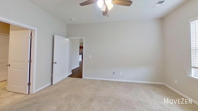 Building Photo - 22 Crestwood Pnes Trl